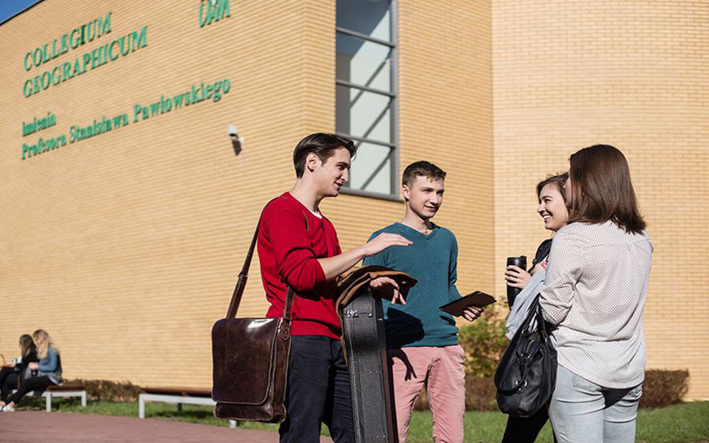 Adam Mickiewicz University Poznan kampüsünden görsel 4