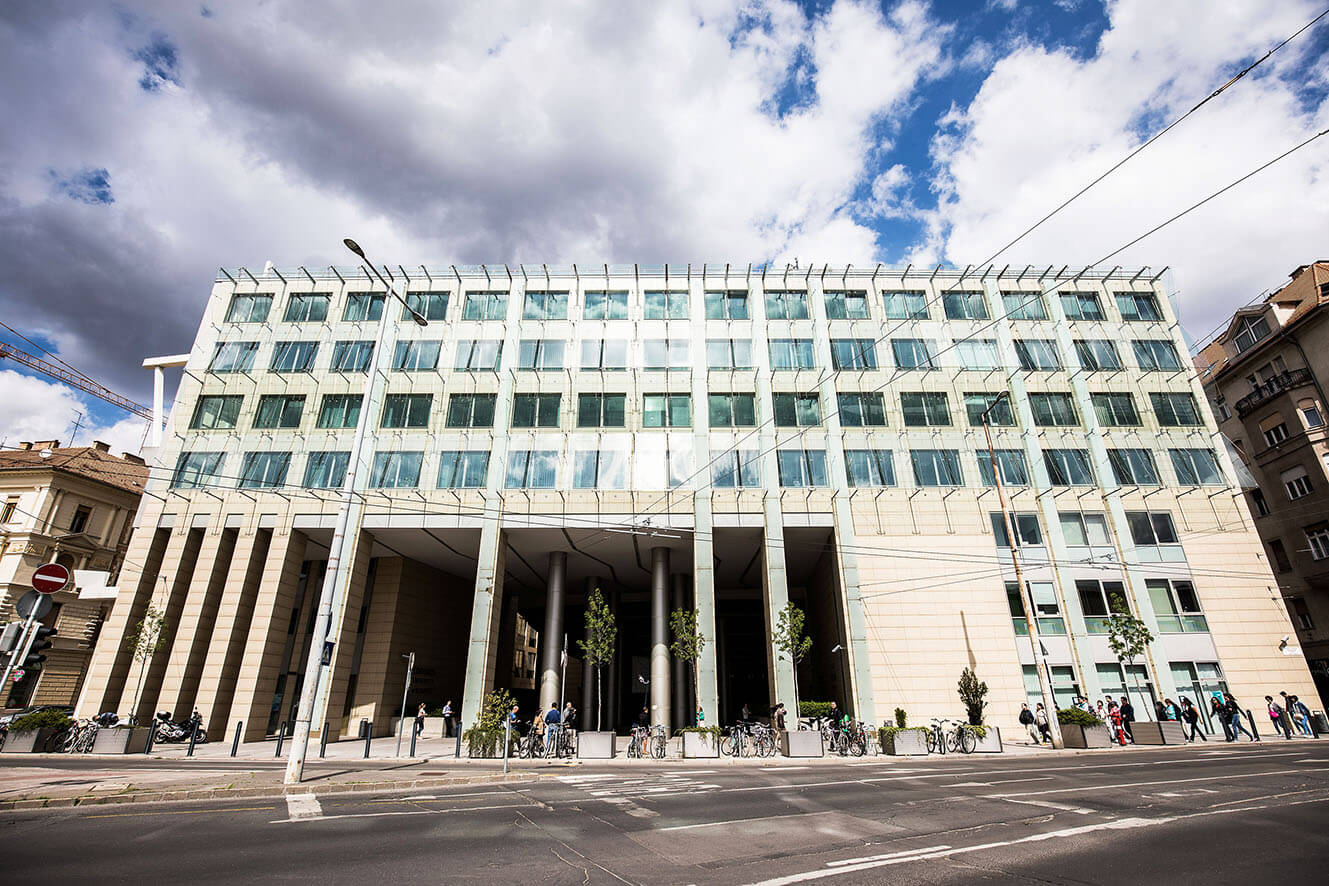 Corvinus University of Budapest kampüsünden görsel 1