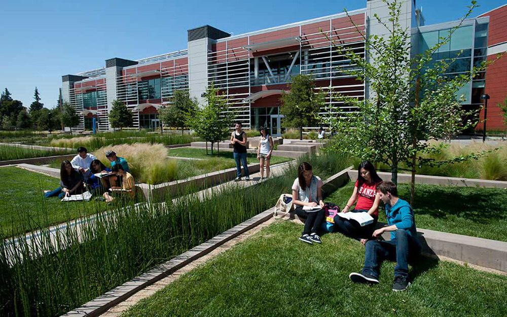 Foothill and De Anza Colleges kampüsünden görsel 2