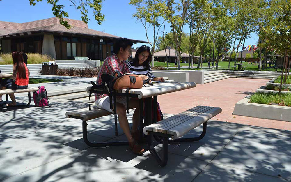 Foothill and De Anza Colleges kampüsünden görsel 3