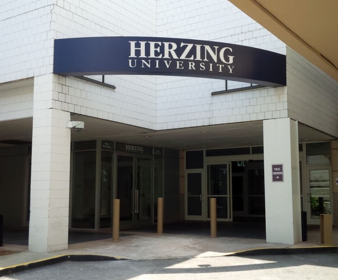 Herzing University kampüsünden görsel 2