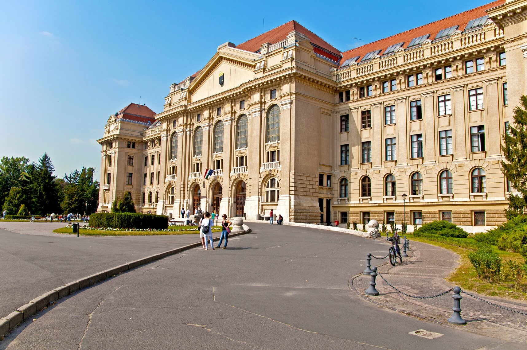 University of Debrecen kampüsünden görsel 1