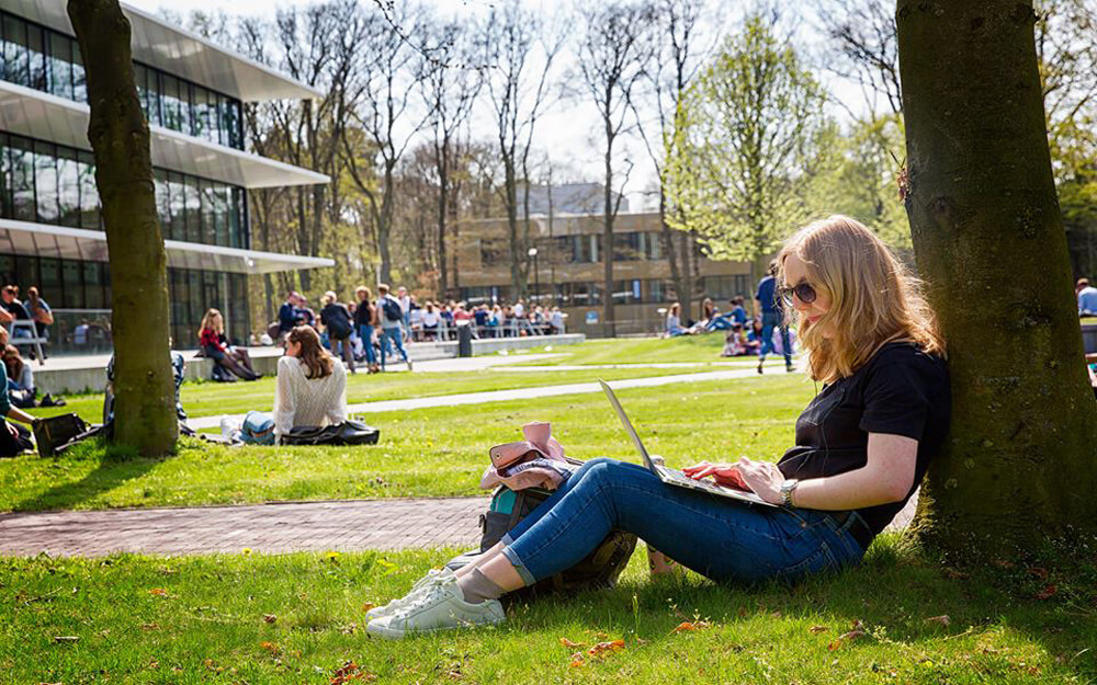 Radboud Üniversitesi Nijmegen kampüsünden görsel 4