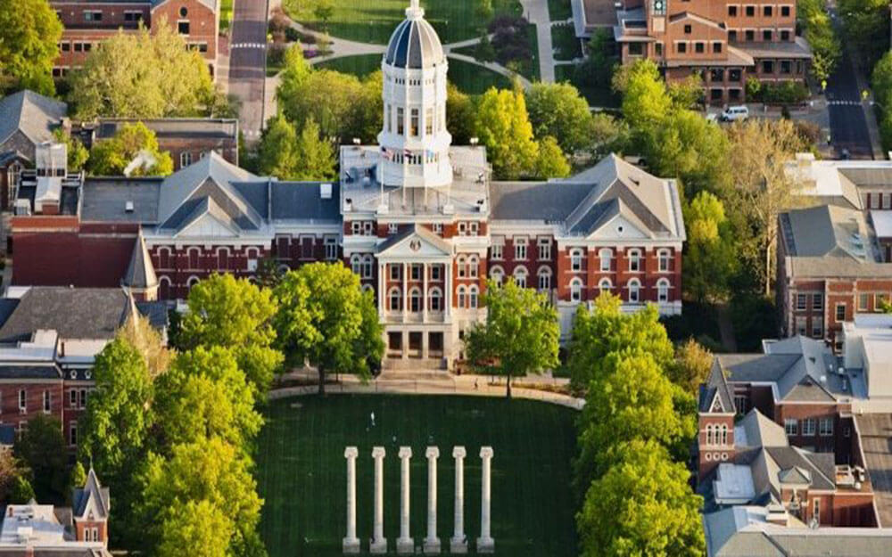 Long Island University, Post kampüsünden görsel 1
