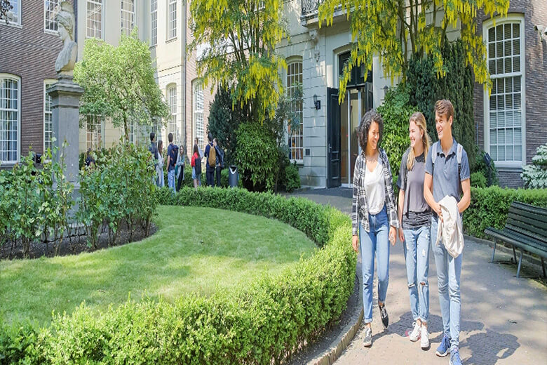 Amsterdam Üniversitesi (UvA) kampüsünden görsel 2