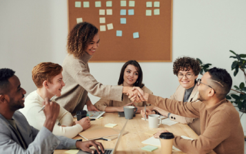 Farklı Kültürler ile Çalışmak: Kültürel Uyumun Önemi