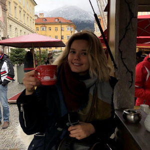 Gökçe Fetullahoğlu Gökçe Fetullahoğlu