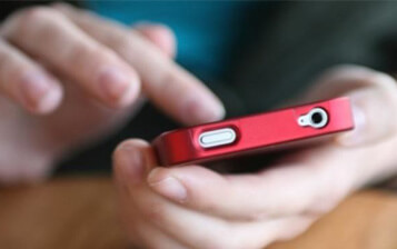 İngiltere'de Eğitim Süresinde İletişim ve Telefon Hattı