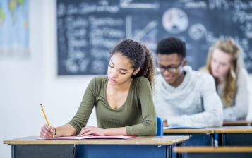 IELTS 2026 Ortasından İtibaren Kağıt Üzerindeki Sınavı Kademeli Olarak Kaldırıyor IELTS 2026 Ortasından İtibaren Kağıt Üzerindeki Sınavı Kademeli Olarak Kaldırıyor