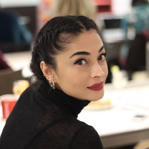 Özge ÇAKIR Özge ÇAKIR