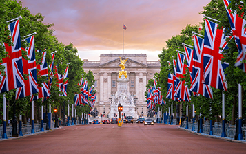 İngiltere'de Yüksek Lisans Eğitimi Almanın Avantajları: Academix İle İngiltere'de Eğitimin En Kolay Yolu