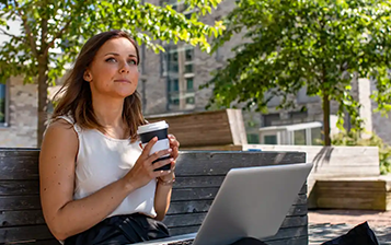 Yurt Dışında Dil Eğitimi Alırken Çalışmak: Work & Study